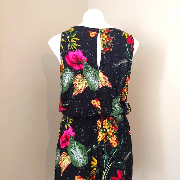 🔴 Floral Romper - Picture 3 of 4